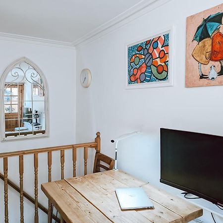 The Clapham Apartment With Private Patio Londres Extérieur photo